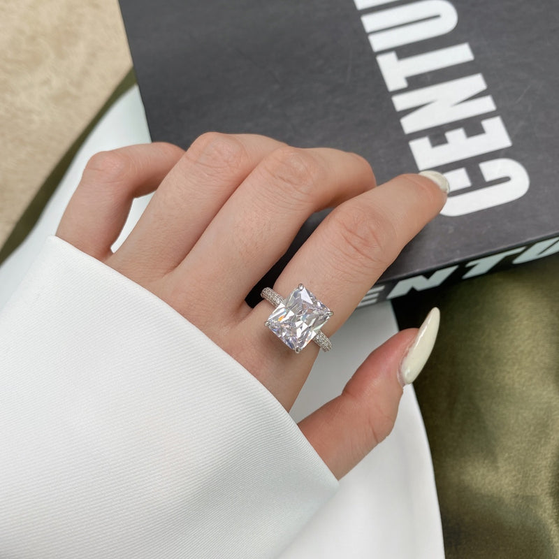 The Isabella Ring